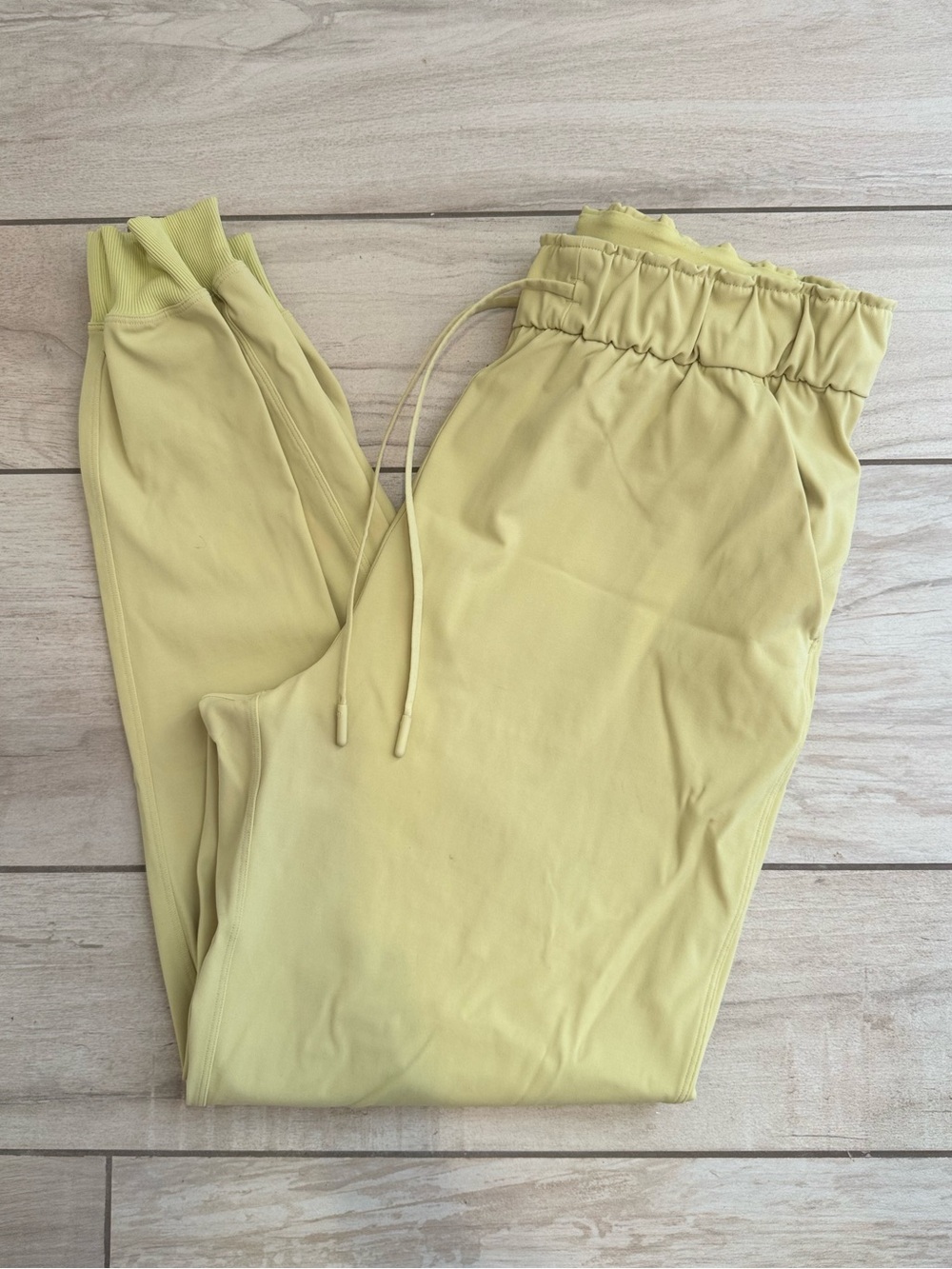 lululemon athletica Pale Yellow Elastic Ruffle Waist Joggers